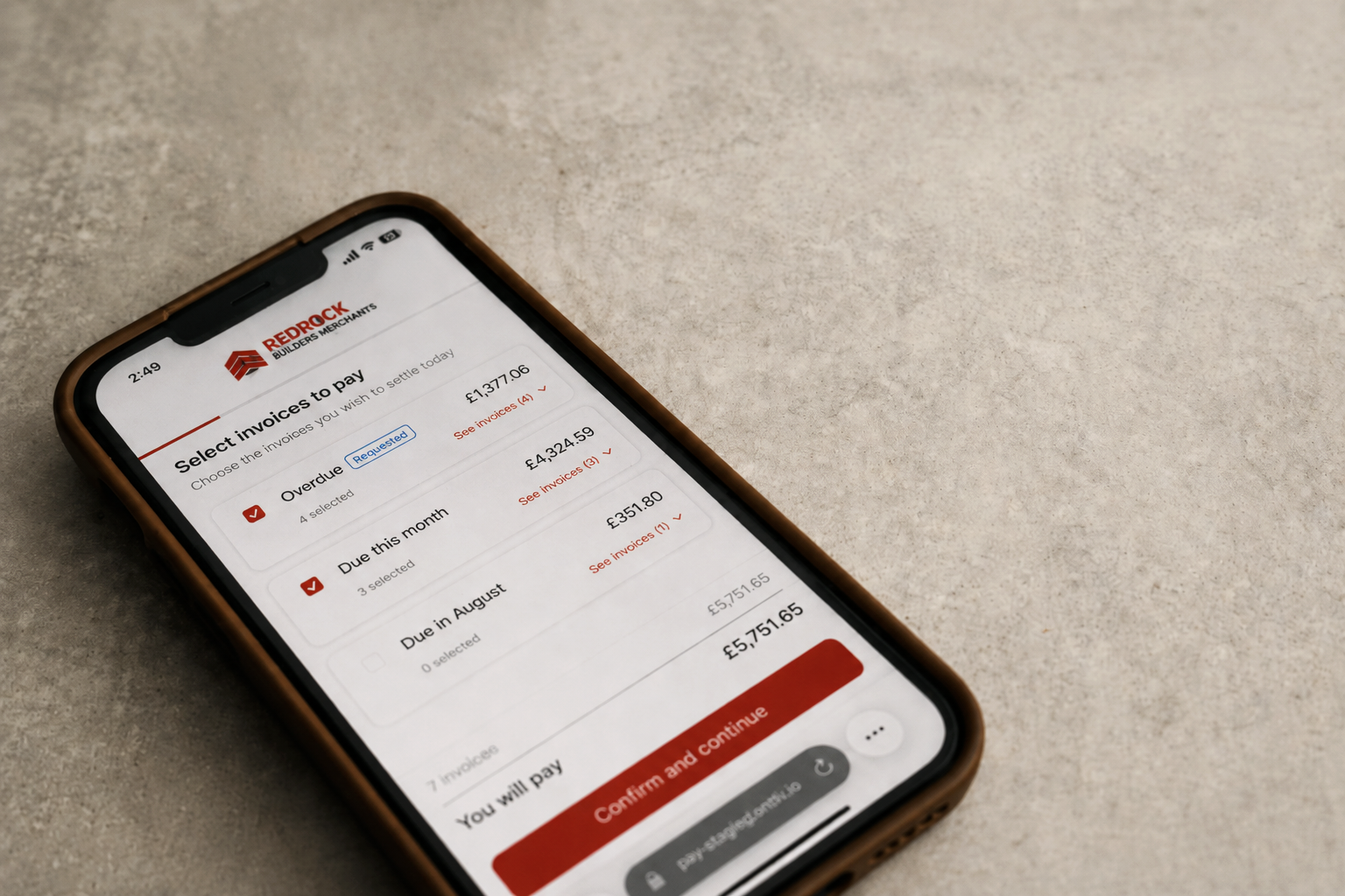 Customer settling an invoice by link on their phone